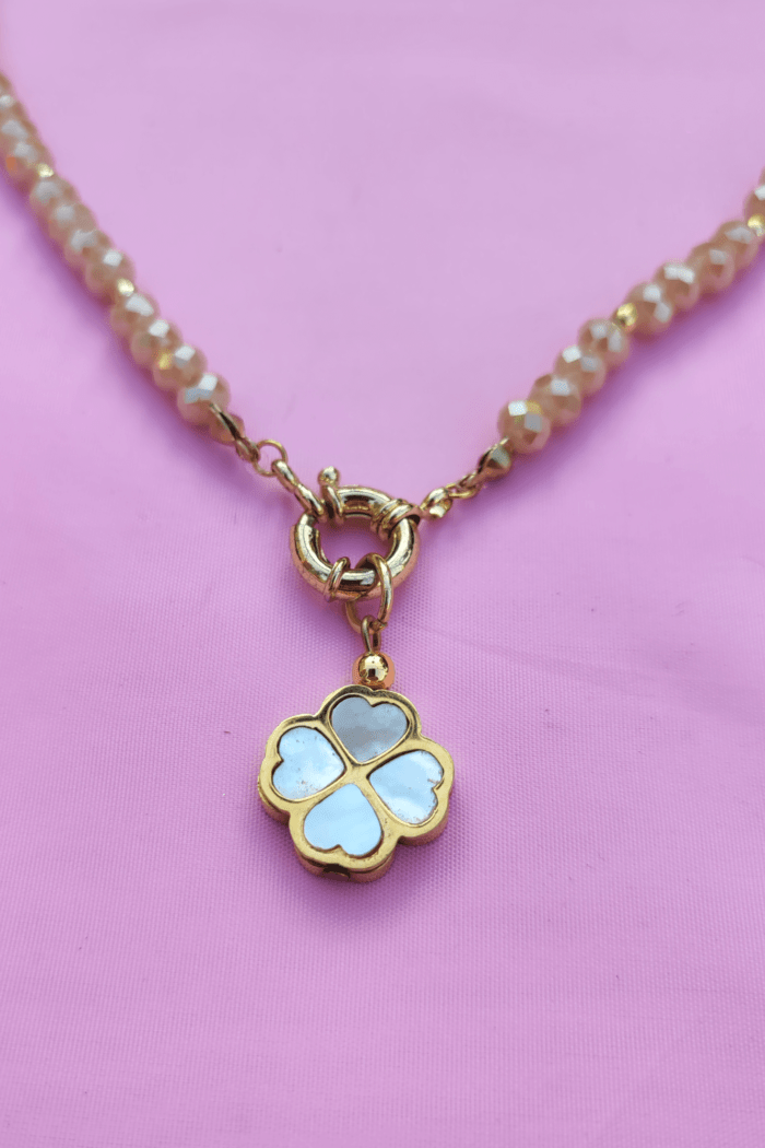 collar de muranos melon con dije de trebol