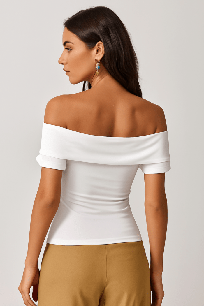 Top blanco de suplex con escote off shoulder cruzado, ideal para busto pequeño espalda
