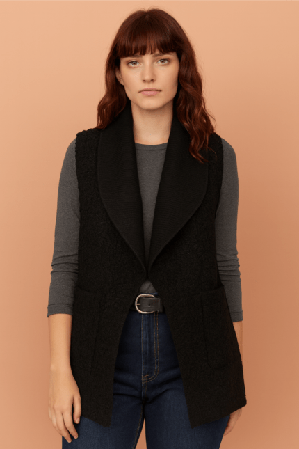 Chaleco negro tejido con cuello solapa tipo canalé