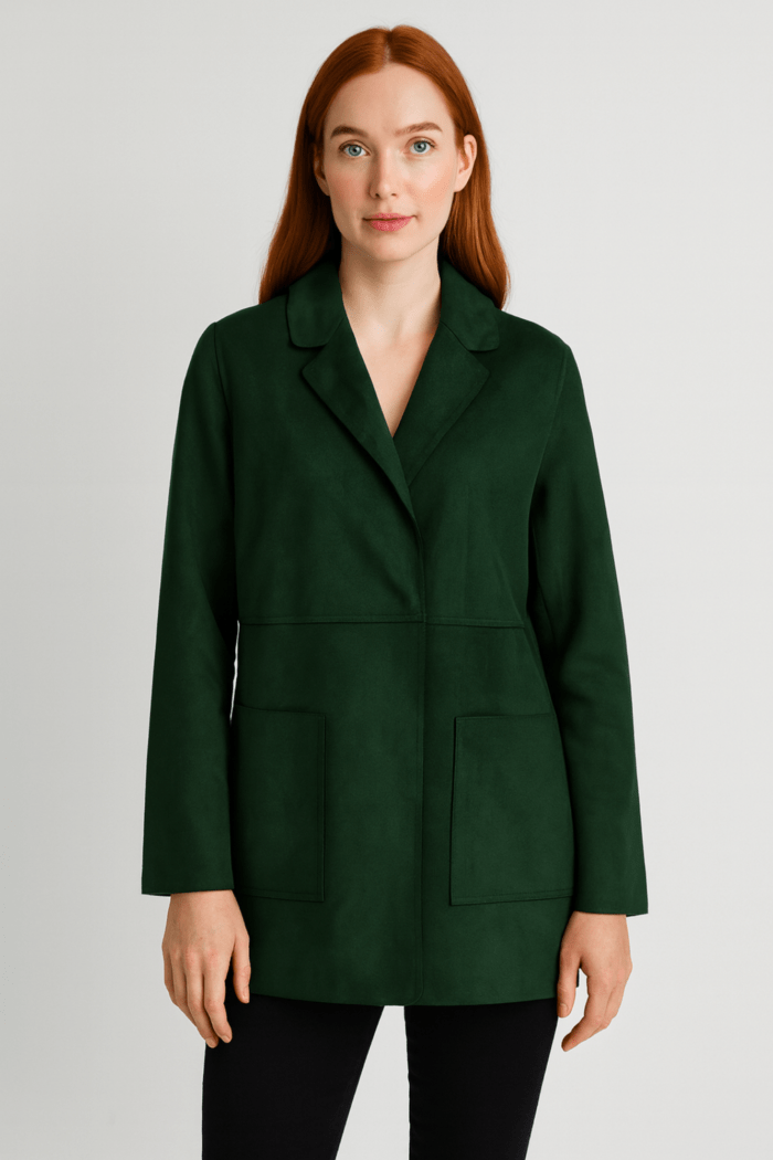 Saco verde piel de durazno con solapa y bolsillos
